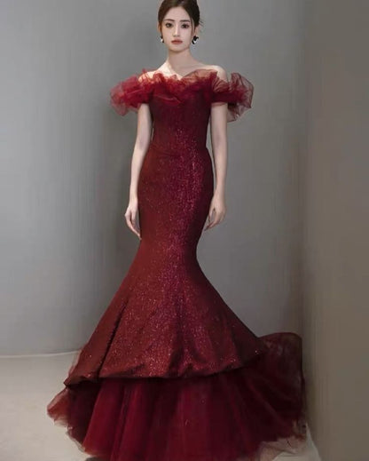 Elegante Meerjungfrau Off The Shoulder Burgunder Tüll Lange Ballkleider Inspiration Trendy Abendkleider Formelles Ballkleid B342