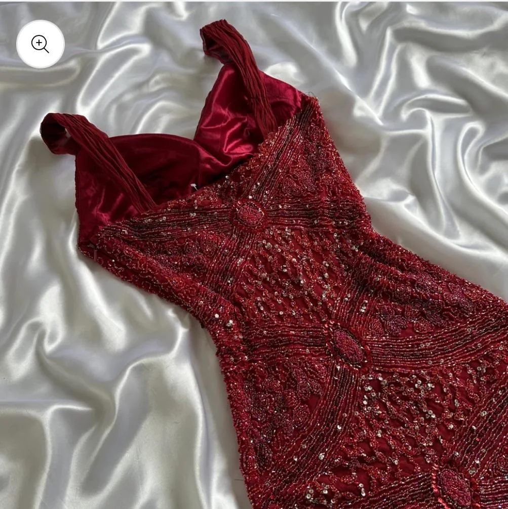 Elegantes Meerjungfrauen-Kleid aus burgunderrotem Tüll mit Perlen für Damen – langes, formelles Ballkleid zum 22. Geburtstag (AB1363)
