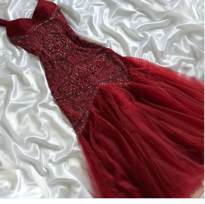 Elegantes Meerjungfrauen-Kleid aus burgunderrotem Tüll mit Perlen für Damen – langes, formelles Ballkleid zum 22. Geburtstag (AB1363)