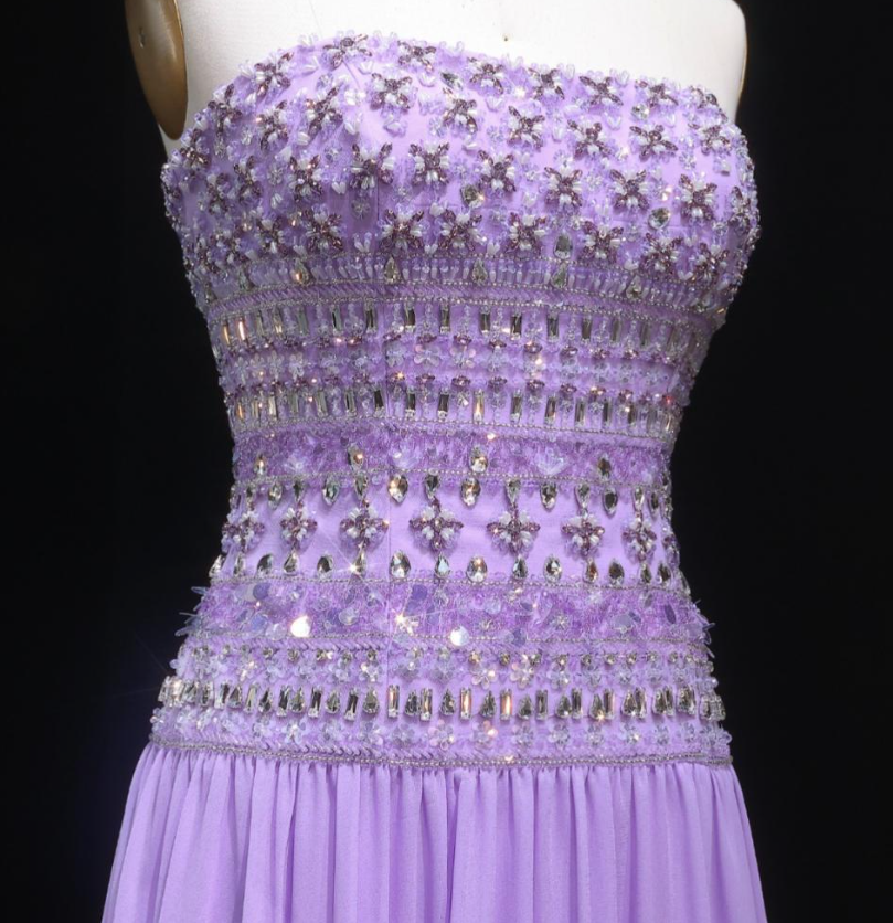 Elegantes A-Linien-Trägerloses Lila Chiffon Silber Perlen Lange Ballkleider Inspiration Trendy Abendkleider Formelle Party Ballkleid B376