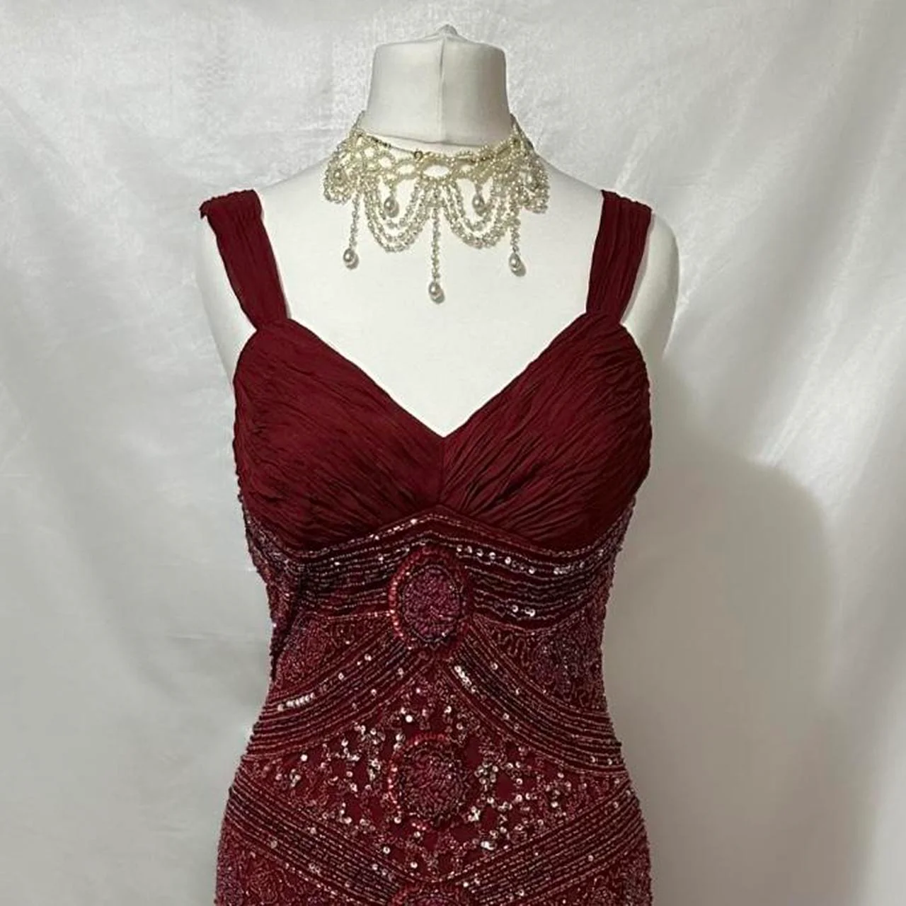 Elegantes Meerjungfrauen-Kleid aus burgunderrotem Tüll mit Perlen für Damen – langes, formelles Ballkleid zum 22. Geburtstag (AB1363)