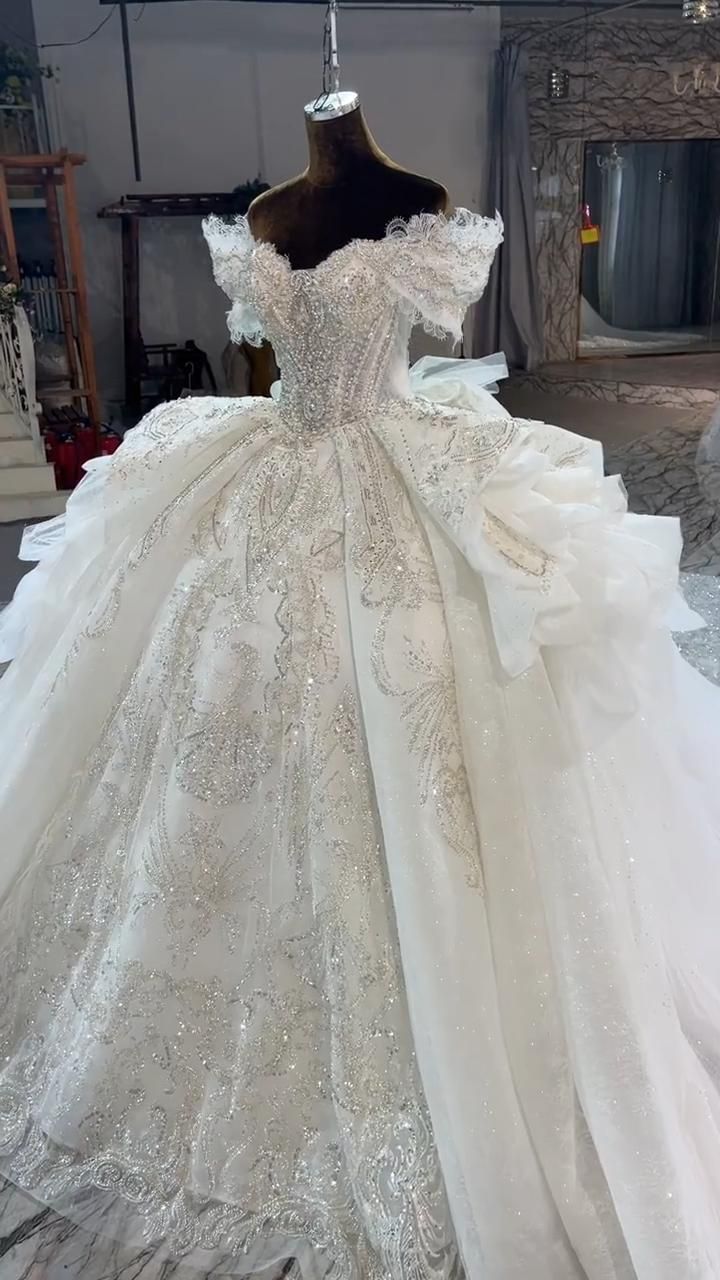 Dreamy Ball Gown Off The Shoulder White Tulle Sequins Long Wedding Dress Fairy Formal Short Sleeves Wedding Dresses B39