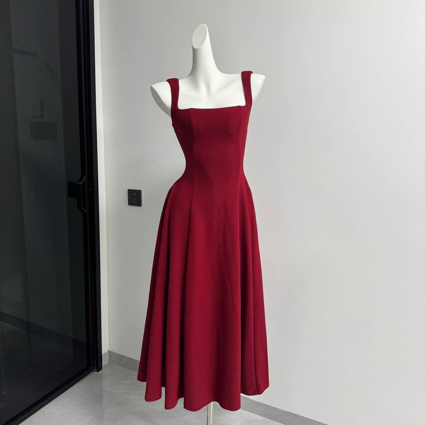 Sexy A-Linie Square Neck Satin Burgunderrot Ballkleider Inspiration Einfaches Abschlusskleid B459
