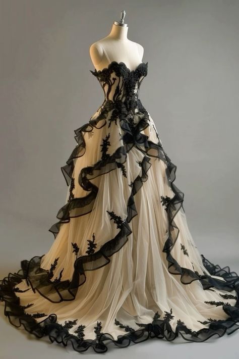 Elegant Ball Gown Sweetheart Black Lace Champagne Tulle Long Prom Dresses Unique Party Formal Graduation Dress B505