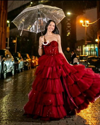 Charmante robe de bal bustier en tulle rouge, robe de bal d'inspiration princesse, robe de remise de diplôme B521