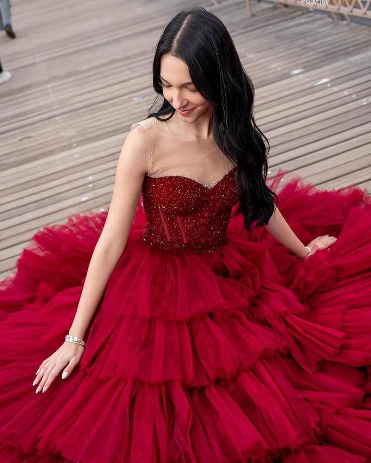 Charmante robe de bal bustier en tulle rouge, robe de bal d'inspiration princesse, robe de remise de diplôme B521