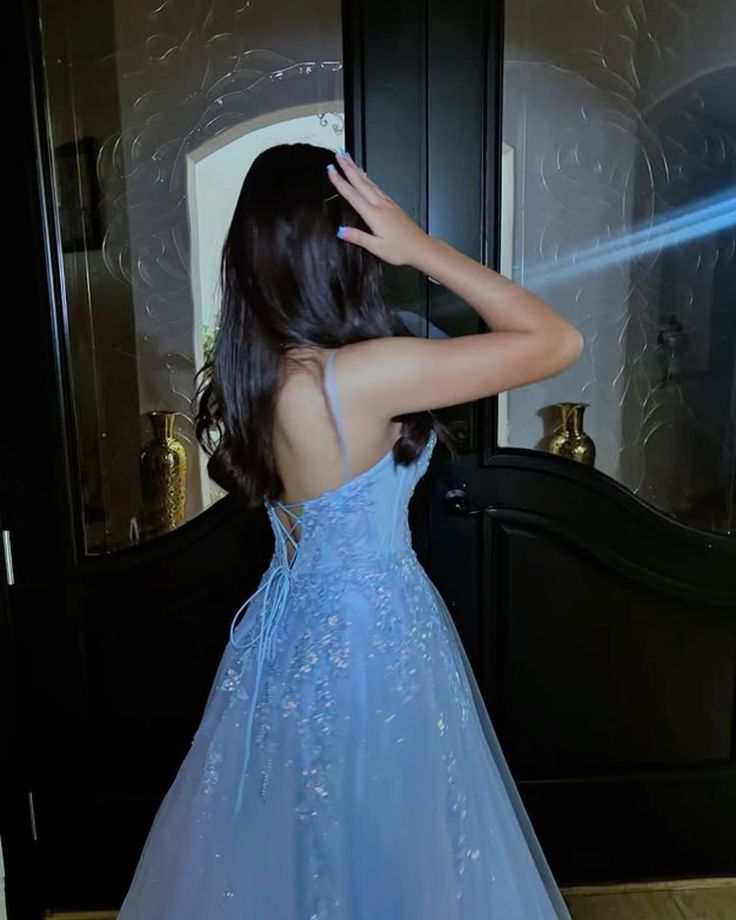 Charming Ball Gown Spaghetti Straps Light Sky Blue Tulle Lace Prom Dresses Inspiration Prom Dress Princess Graduation Dress B546