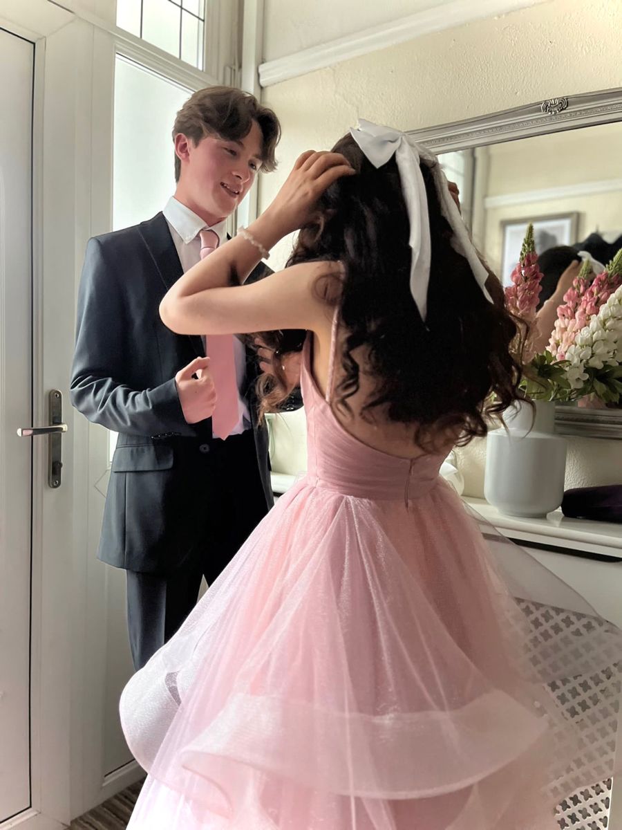 Modest Ball Gown Spaghetti Straps Blush Pink Tulle Long Prom Dresses Party Dress 18th Birthday Outfits Graduation Dress B562