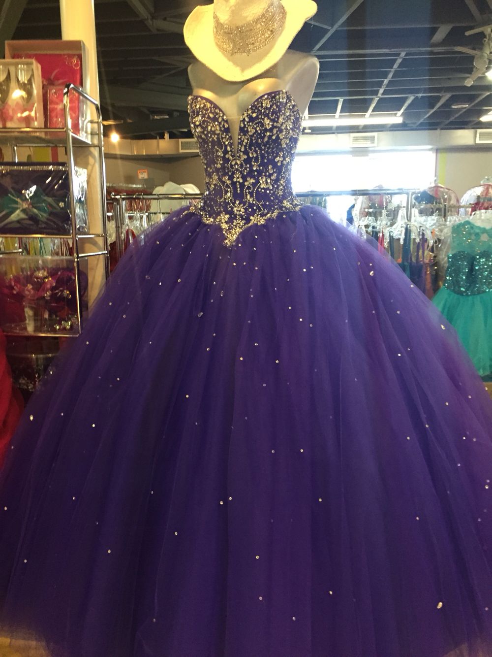 Robe de Quinceanera modeste, robe de bal, décolleté en cœur, longue, raisin, tulle, robe d'anniversaire, robe de soirée formelle, robe longue, Sweet 16, B581