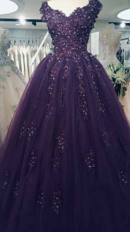Charming Ball Gown V Neckline Grape Tulle Prom Dresses Inspiration Party Dress Princess Graduation Dress B591