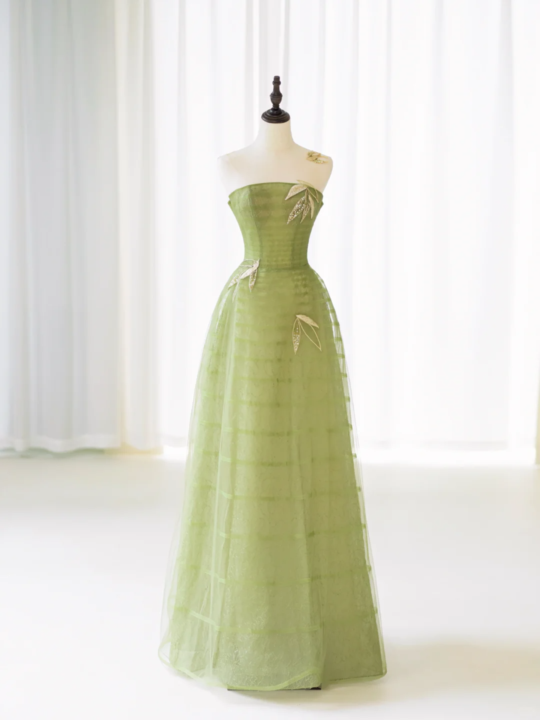 Elegantes, trägerloses Ballkleid aus salbeigrünem Tüll, bezauberndes Abendkleid für Partys und Hochzeiten, AB1020