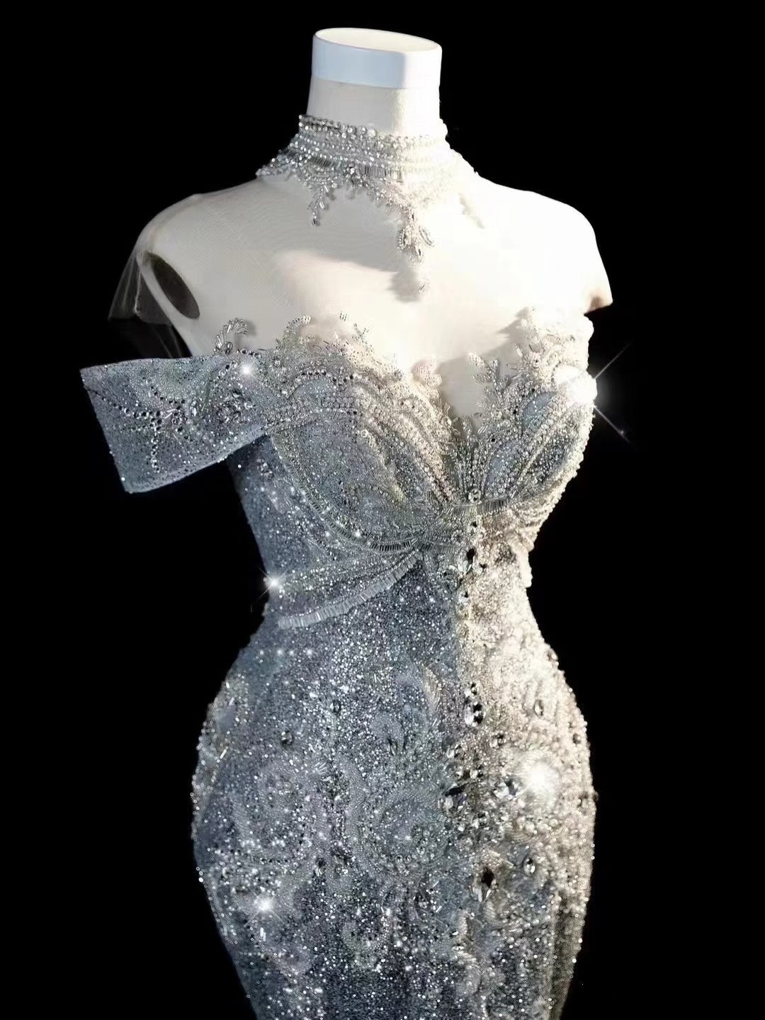 Robe de mariée longue de princesse sirène épaules dénudées à sequins blancs avec manches et traîne AB2188