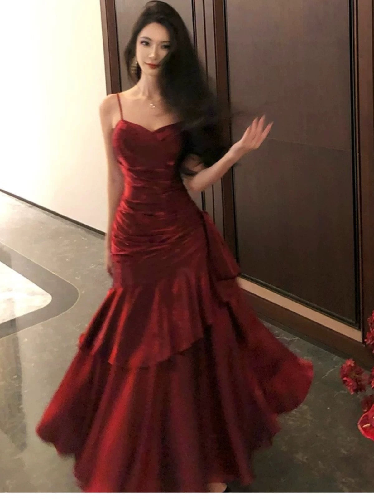 Superbe robe de bal sirène à bretelles spaghetti bordeaux en satin longue Inspiration Prom Dresses RB1331