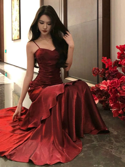 Superbe robe de bal sirène à bretelles spaghetti bordeaux en satin longue Inspiration Prom Dresses RB1331