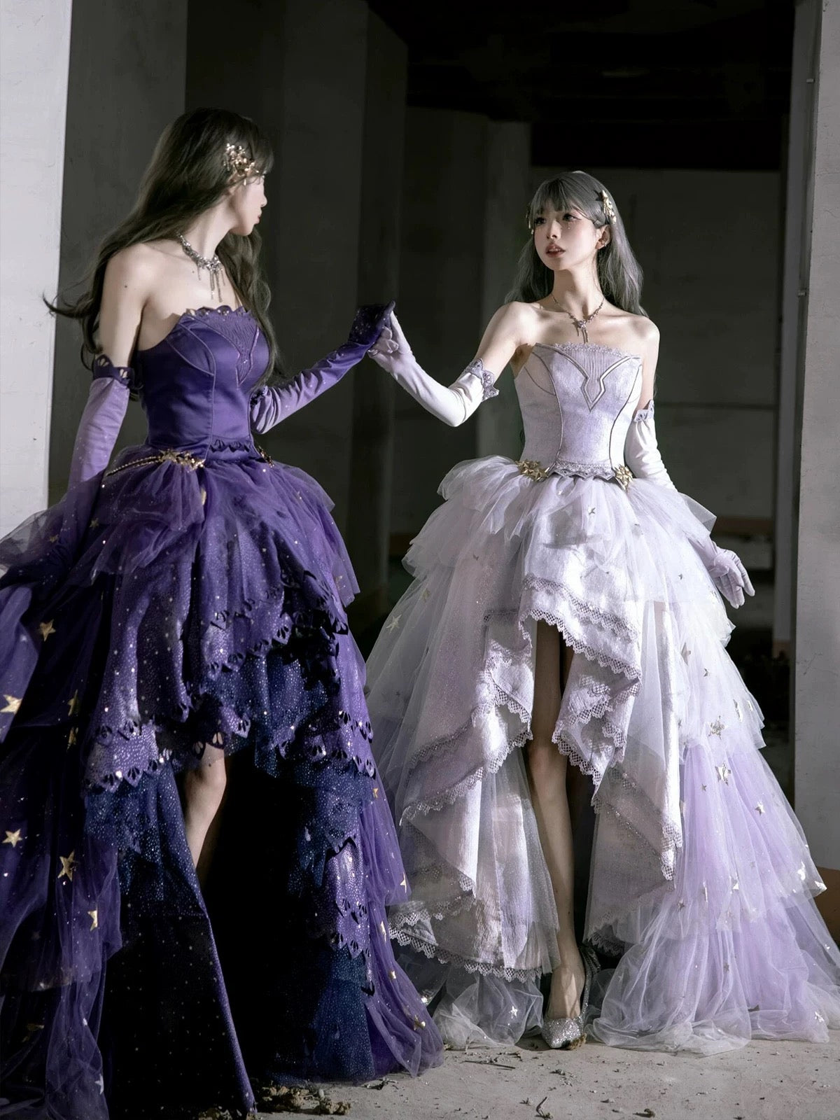 Prinzessinnen-Abendkleid, trägerlos, lila Satin mit Spitze, High-Low-Design, langes Partykleid, Abschlussballkleid, formelles Abendkleid AB2171