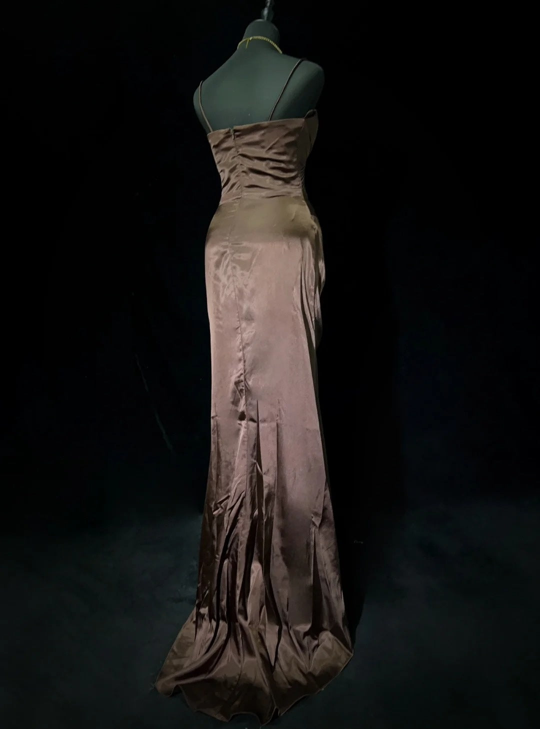 Trendige Ballkleider Inspiration Meerjungfrau Spaghettiträger Schokoladenfarbenes Gala-Satin-Vintage-Abendkleid N3188