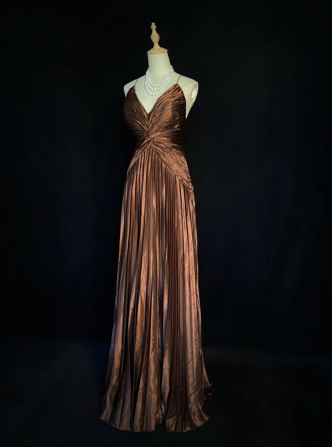 Trendige Ballkleider Inspiration Meerjungfrauen-Spaghettiträger Schokoladen-Gala Satin Rückenfrei Mit Umhang Formelle Kleider N3189