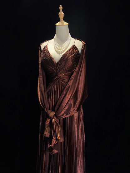 Trendige Ballkleider Inspiration Meerjungfrauen-Spaghettiträger Schokoladen-Gala Satin Rückenfrei Mit Umhang Formelle Kleider N3189