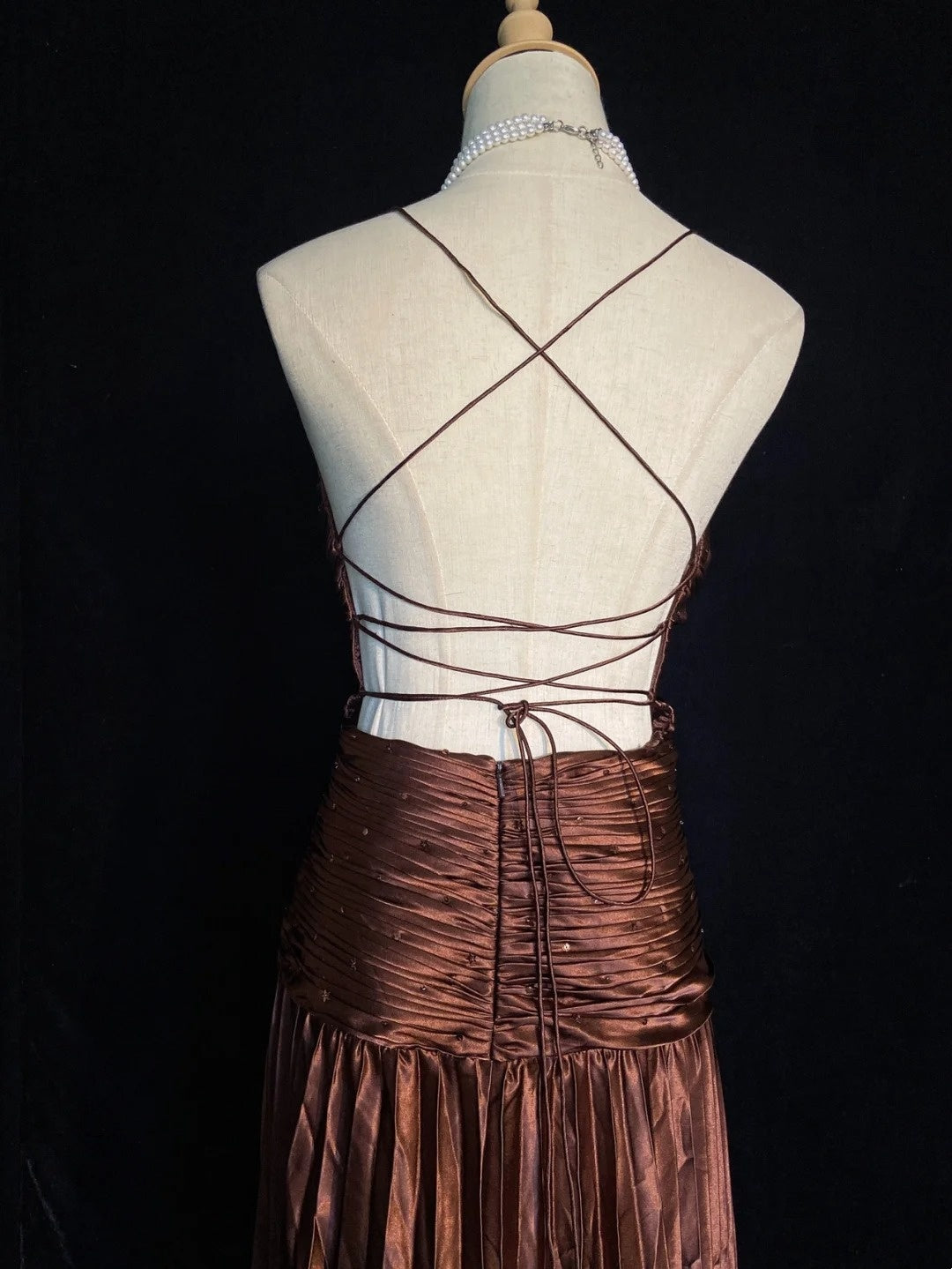 Trendige Ballkleider Inspiration Meerjungfrauen-Spaghettiträger Schokoladen-Gala Satin Rückenfrei Mit Umhang Formelle Kleider N3189