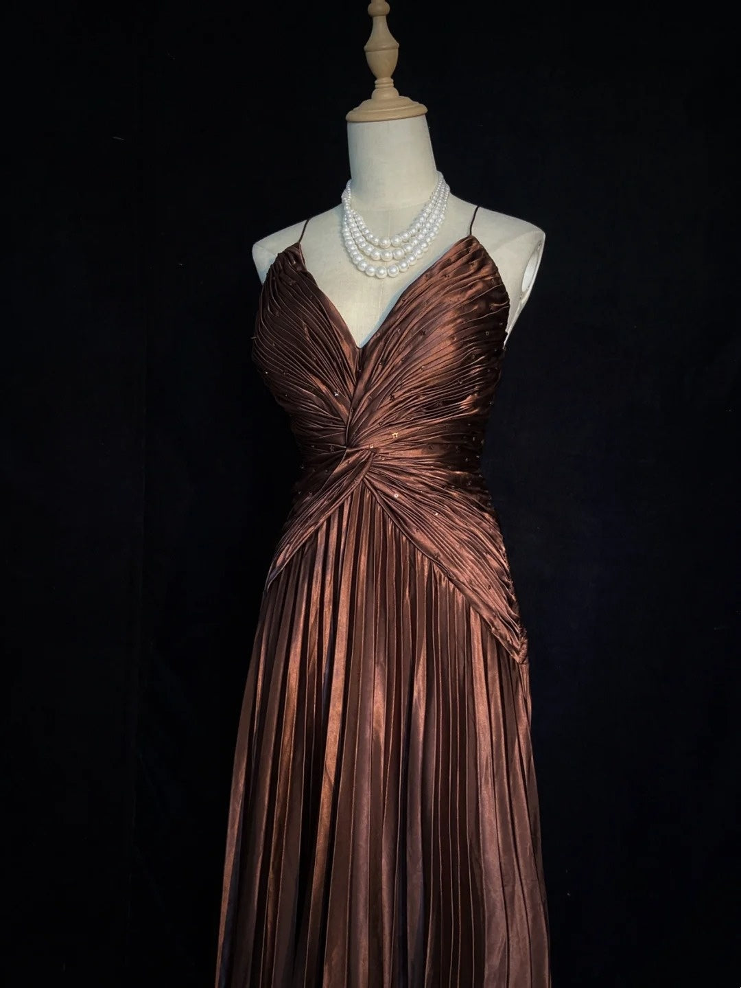 Trendige Ballkleider Inspiration Meerjungfrauen-Spaghettiträger Schokoladen-Gala Satin Rückenfrei Mit Umhang Formelle Kleider N3189