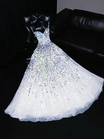 Funkelndes Ballkleid mit herzförmigem Dekolleté, weißem, perlenbesetztem Oberteil, langes Abendkleid, formelles Kleid N542