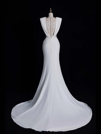 Schlichtes Meerjungfrauen-Brautkleid mit V-Ausschnitt, ärmellos, aus weißer Spitze, Satin, märchenhaft, Herbst-Brautkleid N544