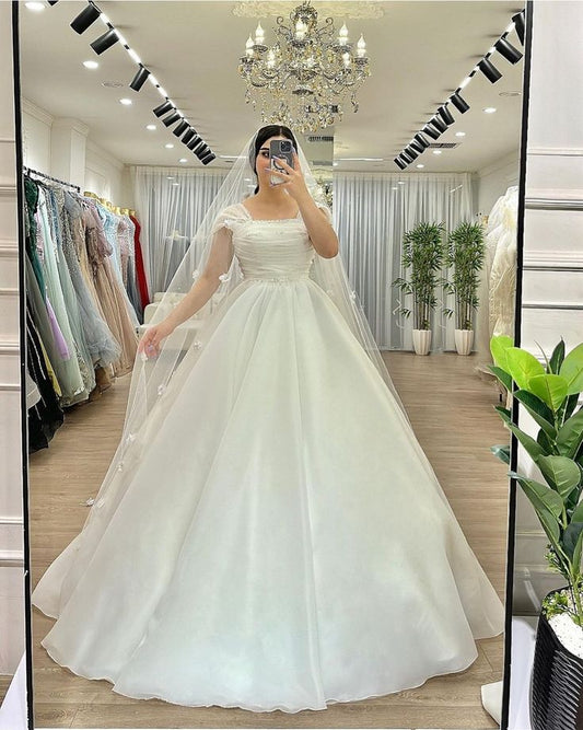 Luxury Ball Gown Square Neck White Tulle Wedding Dress With Sleeves Fairytale Autumn Wedding Dresses RB2826