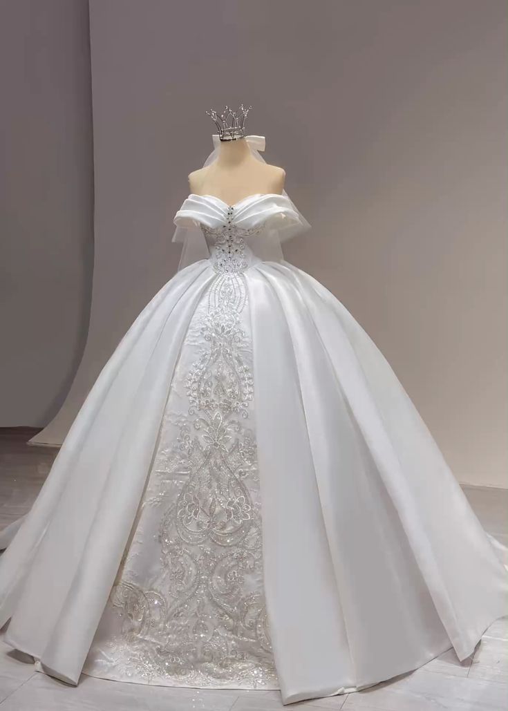 Dream Ball Gown Off The Shoulder White Pleated Short Sleeves Silver Beaded Wedding Dress Styles Long Brides Gown Wedding Dresses Ideas DH2869
