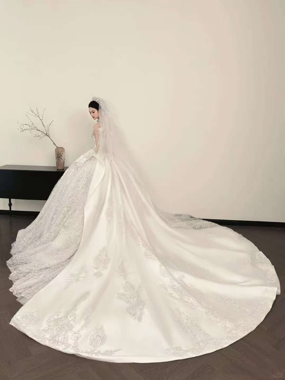 Dream Ball Gown Strapless Satin Full Beaded White Fitted Lace Wedding Dress Styles Long Brides Gown Wedding Dresses Ideas DH2872