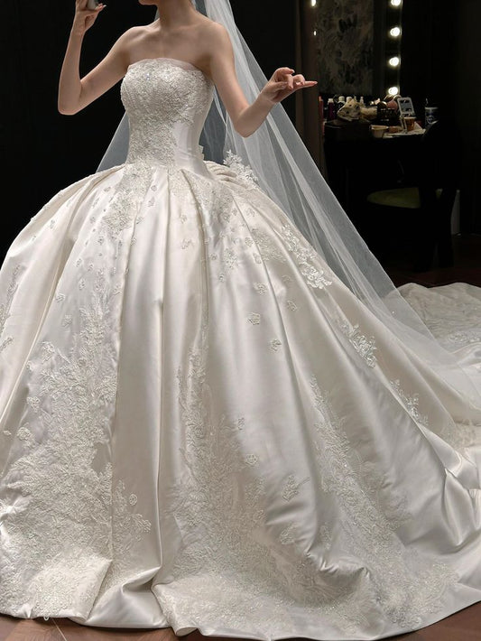 Dreamy Ball Gown Strapless White Satin Long Fitted Wedding Dress Fairy Formal Bridal Gown Wedding Dresses DH2883