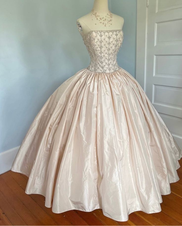 Luxury Quinceanera Dresses Ball Gown Strapless Light Pink Birthday Gowns Vestidos De 15 Anos Long Sweet 16 Dress DH2891