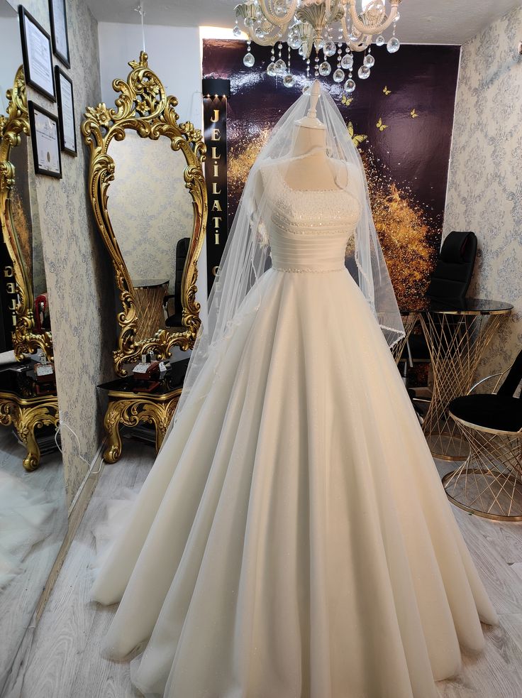 Robe de mariée de rêve en satin blanc, col carré, longue, ajustée, perles argentées, robe de mariée formelle, robes de mariée DH2892