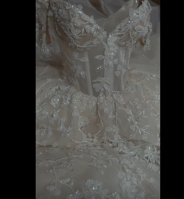 Robe de mariée élégante, épaules dénudées, en dentelle, avec perles, ajustée, longue, DH2913