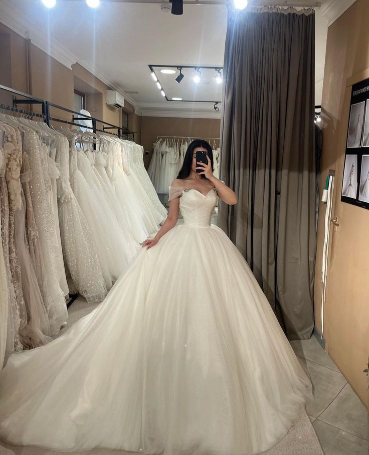Stunning Ball Gown Off The Shoulder Fitted Corset Tulle Wedding Dress Long Bridal Gown White Wedding Gowns DH3265