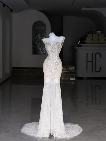Bescheidene Hochzeitskleider Meerjungfrau Sweetheart Weiß Pailletten Perlenbesetztes Oberteil Langes Brautkleid N2986