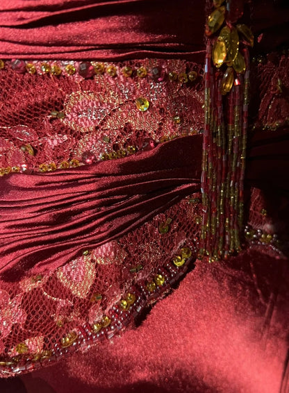 Robes de bal vintage en satin rouge bordeaux coupe trapèze à fines bretelles avec plis, longue robe de soirée années 60 N2602