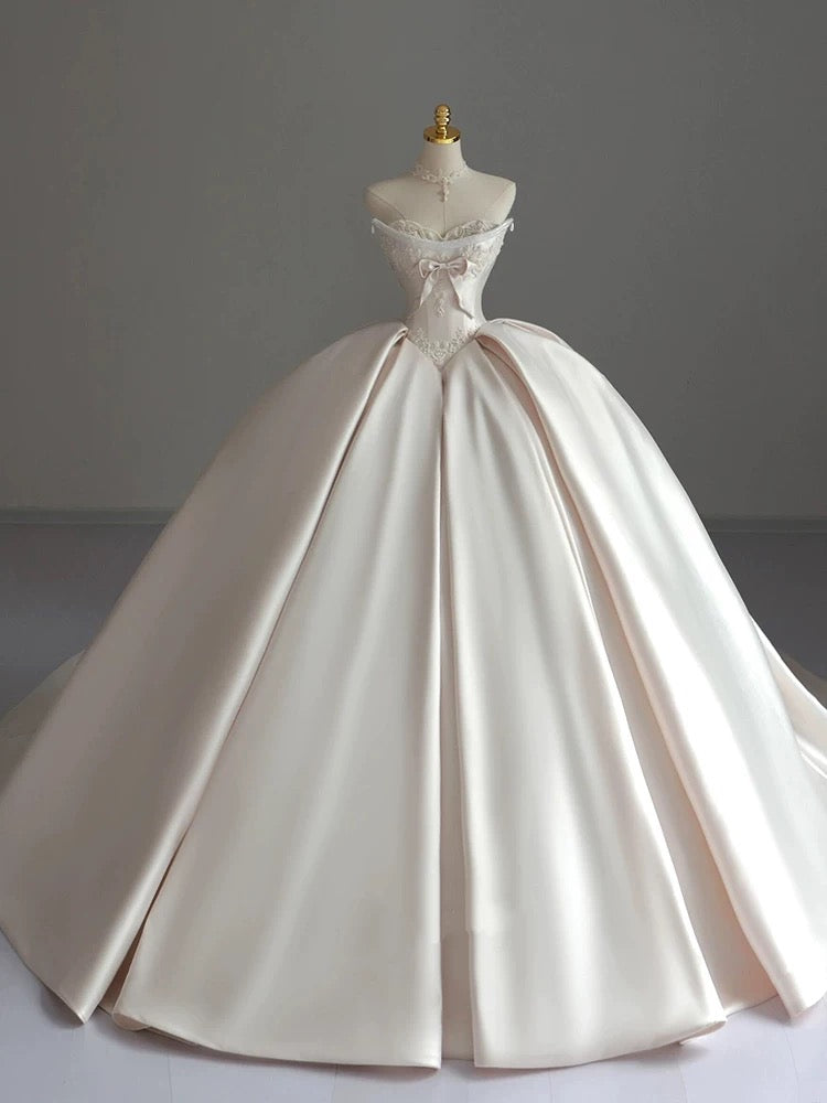 Robe de mariée longue en satin, décolleté en cœur, sans manches, coupe ajustée, corset, RB2092