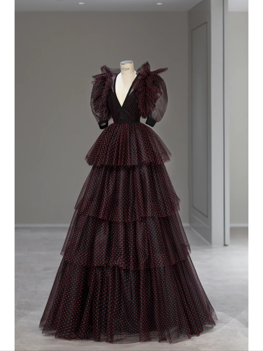 Princess Prom Dresses Ball Gown V Neck Black Tulle Red Polka Dots Sweet 16 Evening Long Formal Dress RB4008