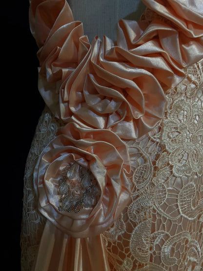 Wunderschöne Abschlussballkleider Meerjungfrau V-Ausschnitt Spitze Pink mit 3D-Blumen Ärmellos Lange Formelle Abendgarderobe N3648