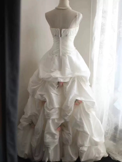 Timeless Wedding Dresses Ball Gowns Strapless White Satin With Flowers Summer Garden Wedding Dress N4085