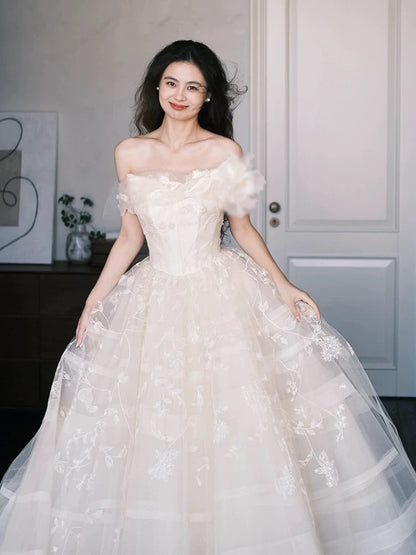 Robes de mariée éthérées Robes de bal Épaules dénudées Tulle blanc avec dentelle Robe de mariée de jardin d'été N4086
