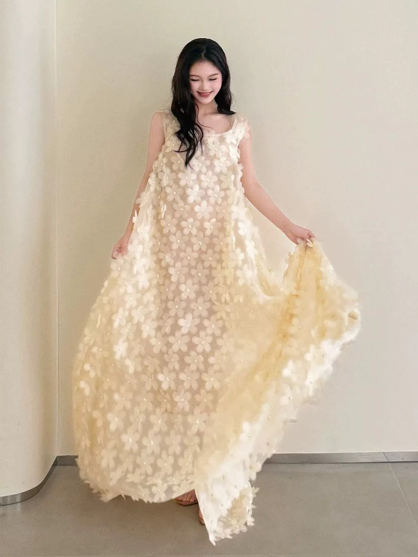 Cute Wedding Dresses Ball Gowns Square Sleeveless With Flowers Summer Garden Wedding Dress N4089