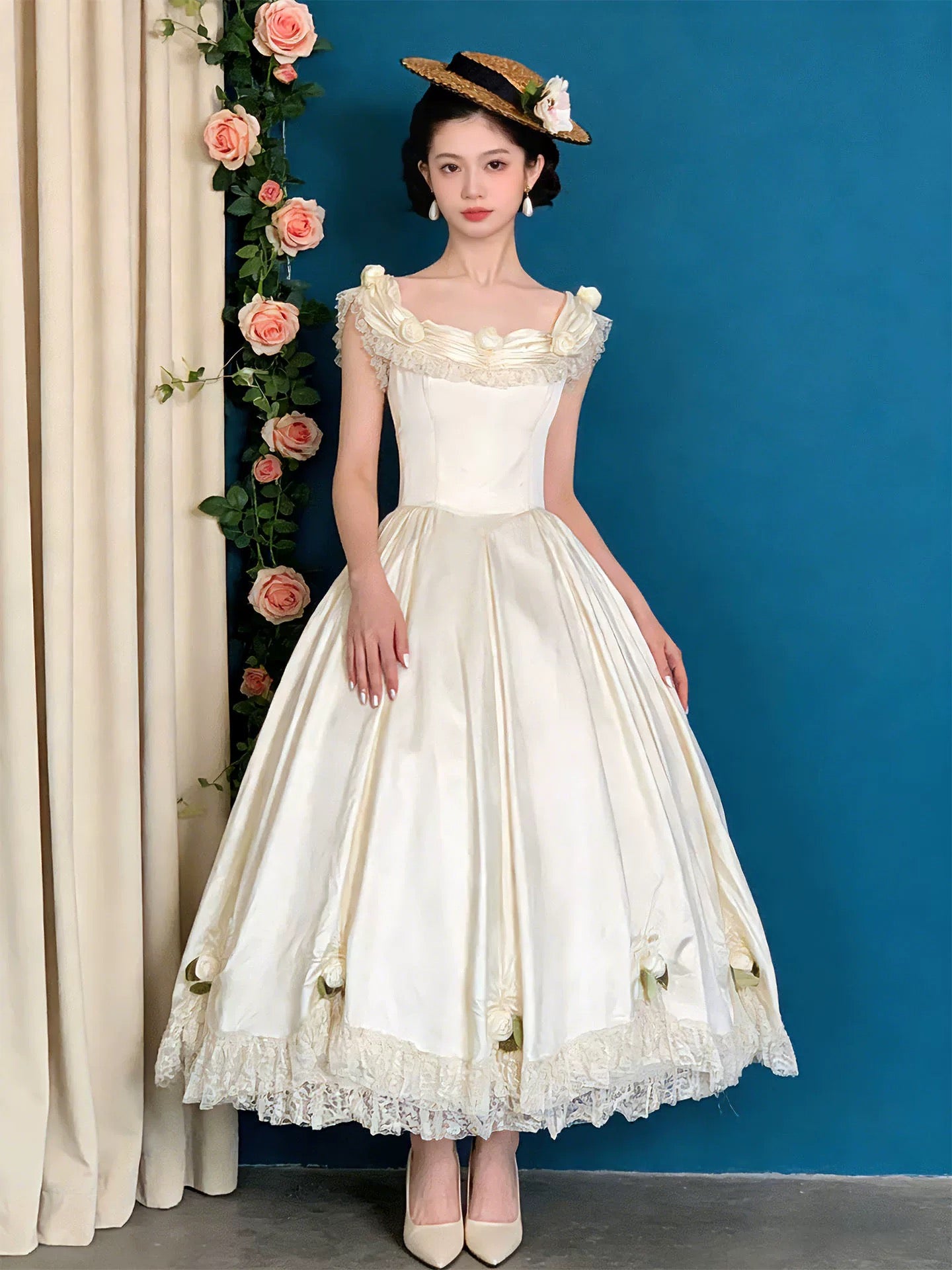 Vintage Wedding Dresses Ball Gowns Square Sleeveless With Flowers Summer Garden Wedding Dress N4090