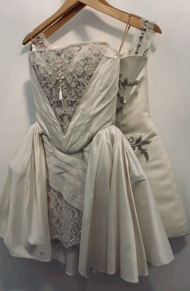 Unique Wedding Dresses Sheath Strapless White Short With Lace Short Length Summer Garden Wedding Dress N4093