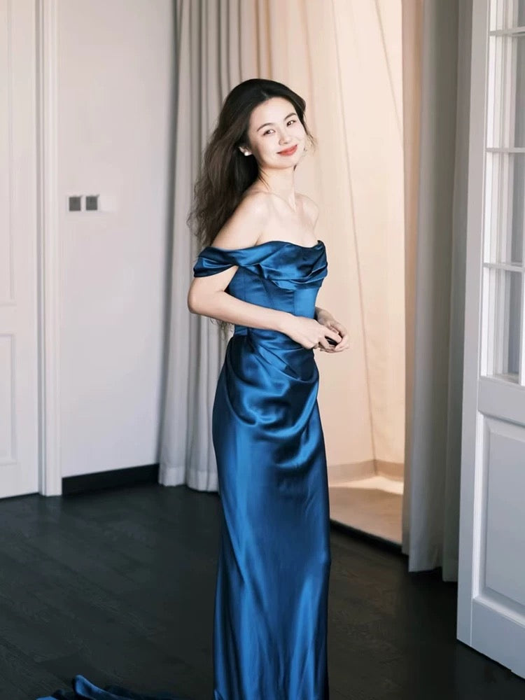 Robe de bal élégante sirène modeste asymétrique en satin bleu marine pour anniversaire N4097