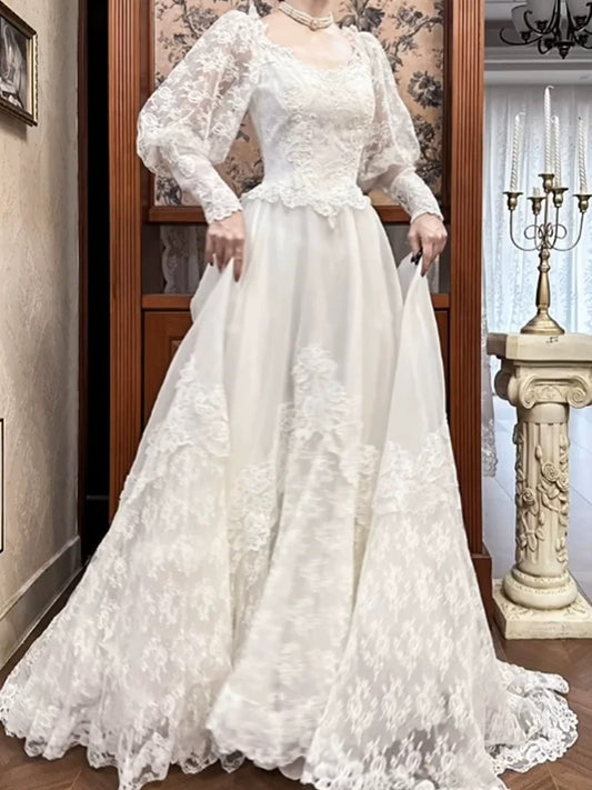 Vintage Wedding Dresses A line V Neckline Lace Long Sleeves Summer Garden Wedding Dress N4120