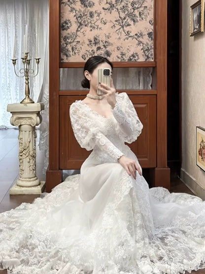 Vintage Wedding Dresses A line V Neckline Lace Long Sleeves Summer Garden Wedding Dress N4120