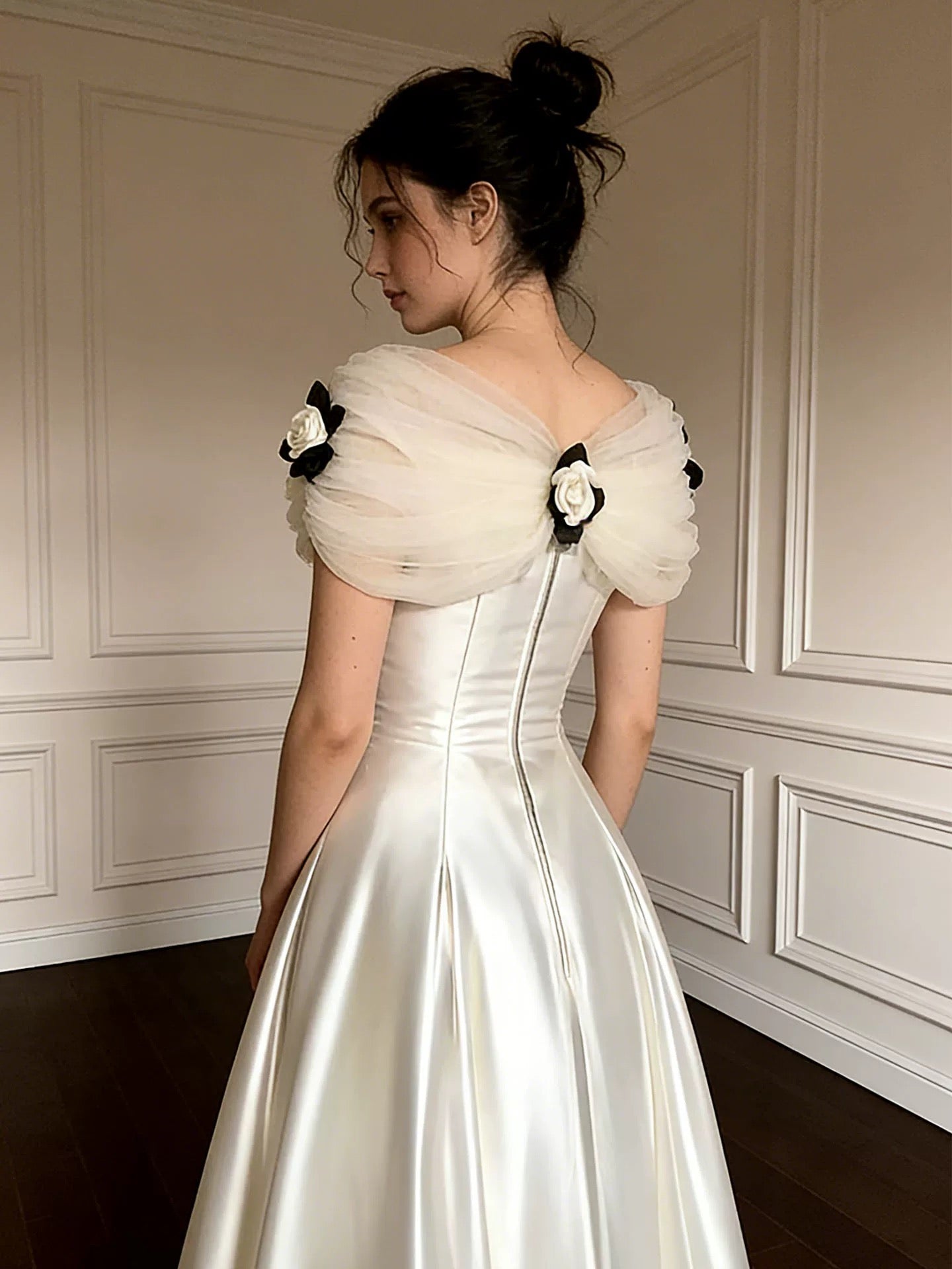 Robes de mariée romantiques, épaules dénudées, en satin blanc, pour mariage d'été, N4268