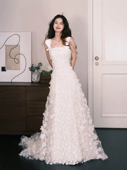 Robes de mariée romantiques Robes de bal Col carré Fleurs blanches Robe de mariée d'été N4273