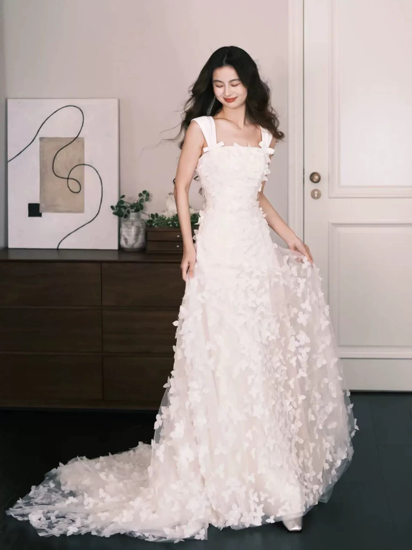 Robes de mariée romantiques Robes de bal Col carré Fleurs blanches Robe de mariée d'été N4273